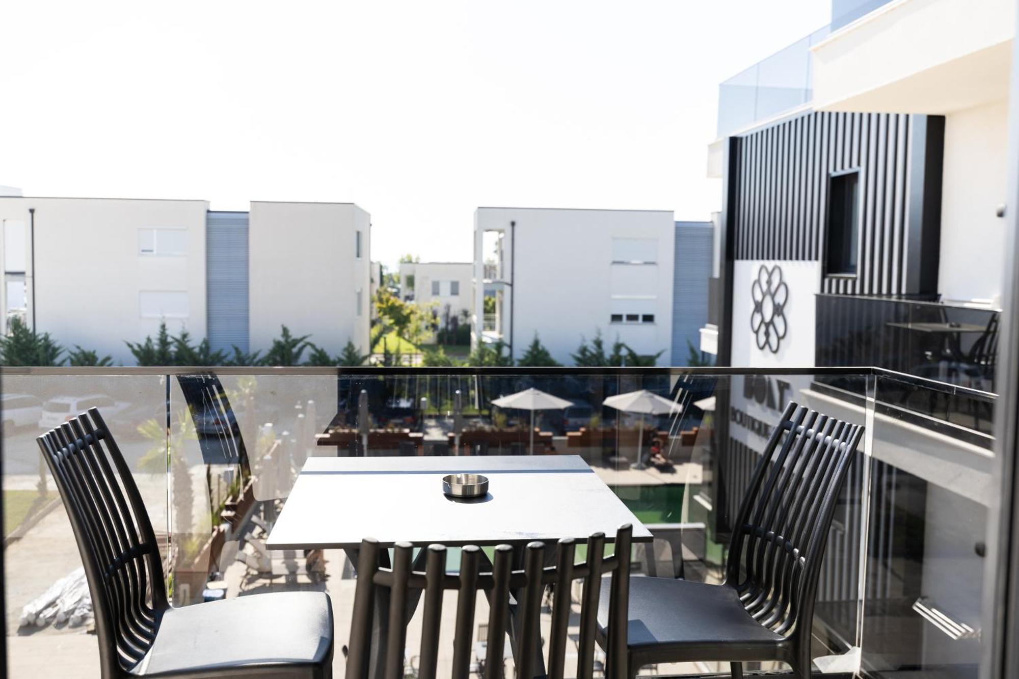 Bolt Boutique Hotel Lezhë Exterior foto